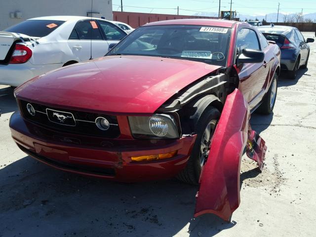 1ZVFT80N075350542 - 2007 FORD MUSTANG RED photo 2