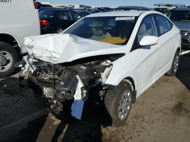 KMHCT4AE0GU080694 - 2016 HYUNDAI ACCENT SE WHITE photo 2