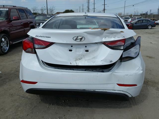 5NPDH4AE4GH681515 - 2016 HYUNDAI ELANTRA SE WHITE photo 9