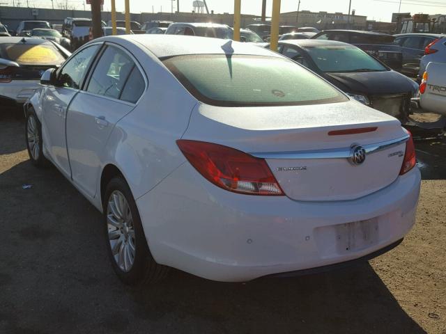 W04GR5EC6B1036450 - 2011 BUICK REGAL CXL WHITE photo 3