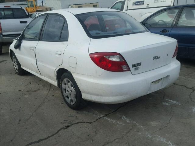 KNADC123926183305 - 2002 KIA RIO WHITE photo 3