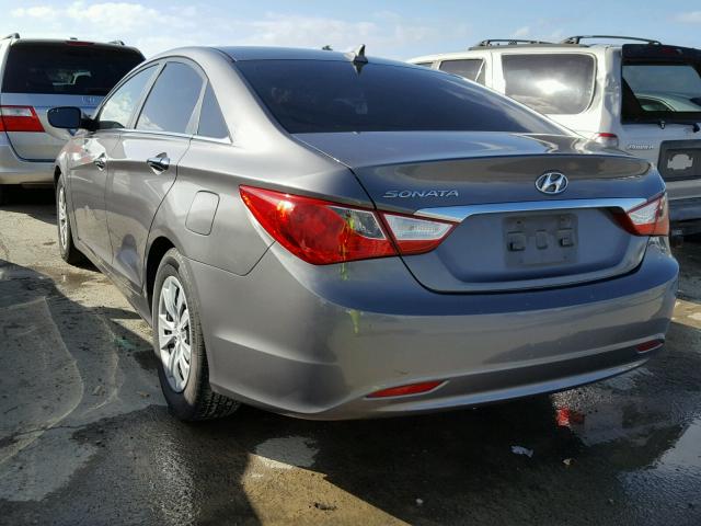 5NPEB4AC4BH289485 - 2011 HYUNDAI SONATA GLS GRAY photo 3