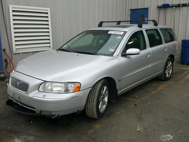 YV1SW592852464295 - 2005 VOLVO V70 FWD SILVER photo 2