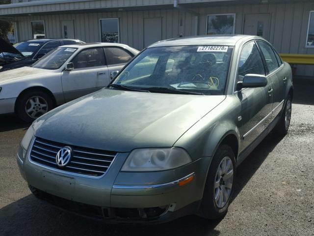 WVWPH63B51E145661 - 2001 VOLKSWAGEN PASSAT GLS GREEN photo 2