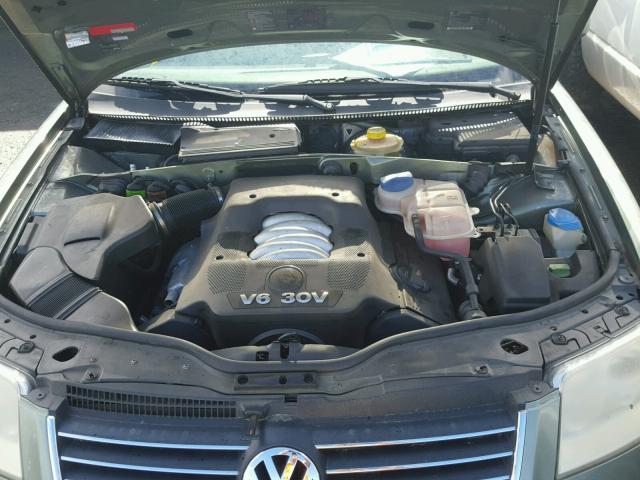 WVWPH63B51E145661 - 2001 VOLKSWAGEN PASSAT GLS GREEN photo 7