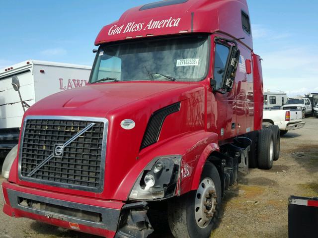 4V4NC9TG98N496722 - 2008 VOLVO VN VNL RED photo 2