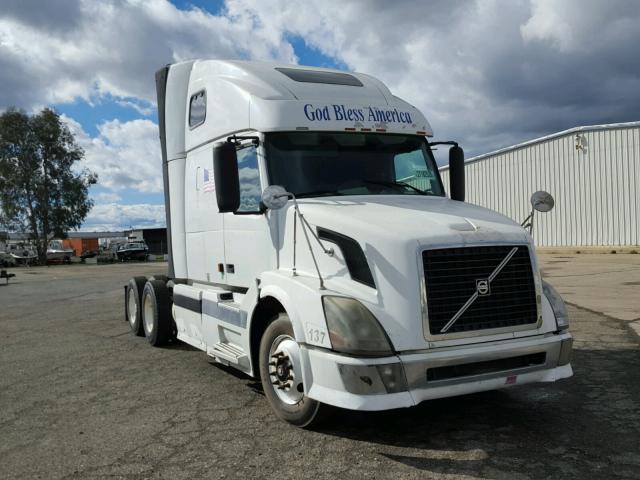 4V4NC9TG75N373867 - 2005 VOLVO VN VNL WHITE photo 1