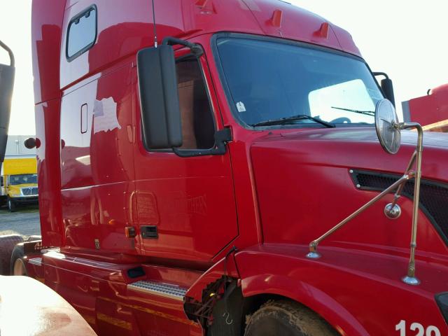 4V4NC9GH56N396780 - 2006 VOLVO VN VNL RED photo 1