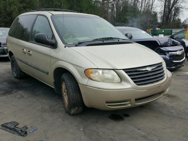 1C8GP45R65B219323 - 2005 CHRYSLER TOWN & COU GOLD photo 1