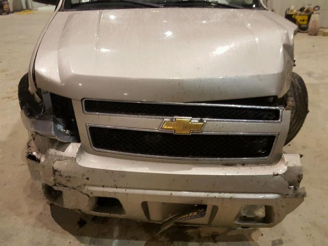 1GNFK13077R102155 - 2007 CHEVROLET TAHOE K150 GRAY photo 7