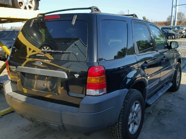 1FMYU93125KD13574 - 2005 FORD ESCAPE XLT BLACK photo 4