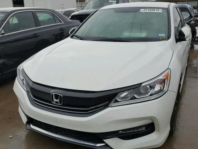 1HGCR2F14HA175695 - 2017 HONDA ACCORD SPO WHITE photo 2