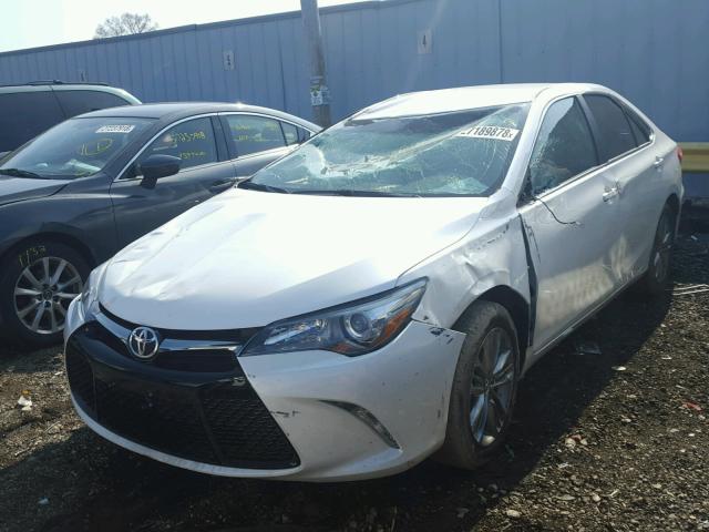 4T1BF1FK0HU410156 - 2017 TOYOTA CAMRY LE WHITE photo 2