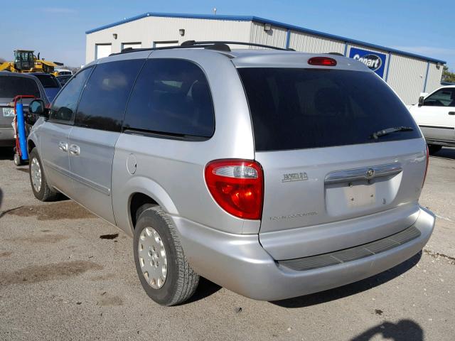 2C4GP44R04R623334 - 2004 CHRYSLER TOWN & COU SILVER photo 3