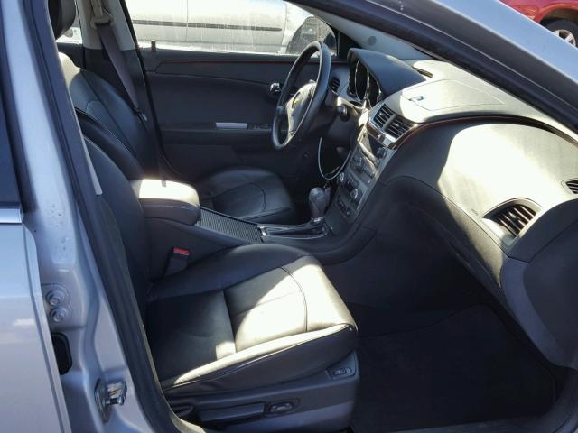 1G1ZE5EB0AF148088 - 2010 CHEVROLET MALIBU LTZ 银色 照片 5