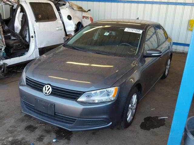 3VWDZ7AJ4BM324086 - 2011 VOLKSWAGEN JETTA SE GRAY photo 2