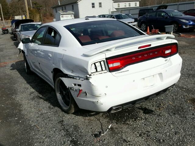 2C3CDXCT8DH735024 - 2013 DODGE CHARGER R/ WHITE photo 3