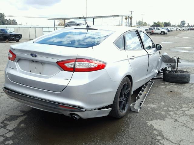 3FA6P0H70FR185656 - 2015 FORD FUSION SE SILVER photo 4