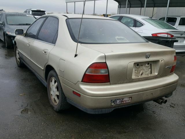 JHMCD556XRC112567 - 1994 HONDA ACCORD EX TAN photo 3