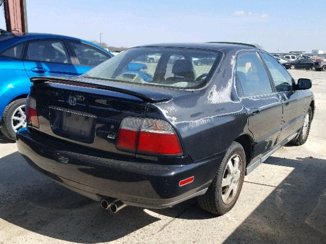 1HGCE6674VA007106 - 1997 HONDA ACCORD EX BLACK photo 4