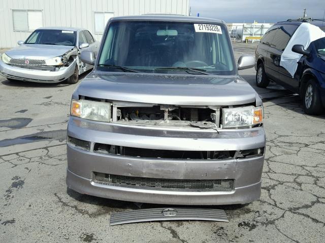 JTLKT324064103426 - 2006 TOYOTA SCION XB SILVER photo 9