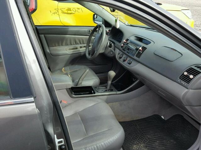 4T1BE32K23U772468 - 2003 TOYOTA CAMRY LE 灰色 照片 5