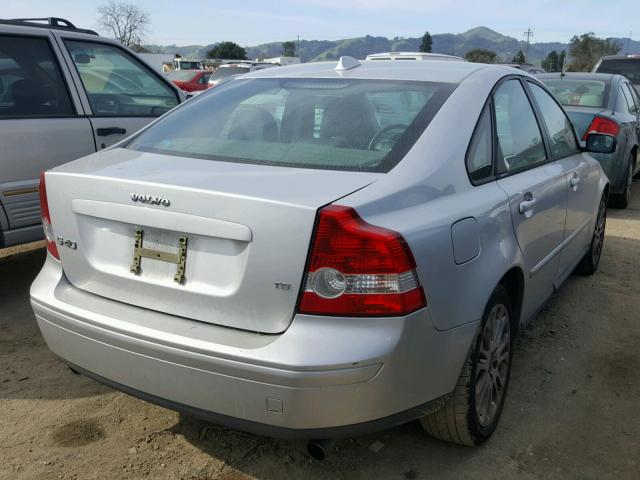 YV1MS682952096107 - 2005 VOLVO S40 T5 SILVER photo 4