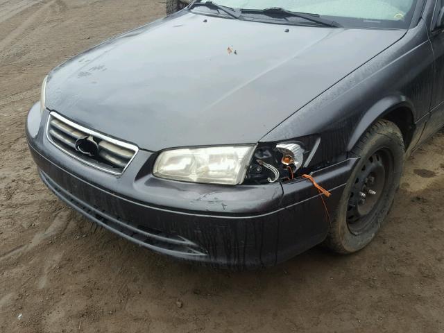 4T1BG22K2YU952352 - 2000 TOYOTA CAMRY CE GRAY photo 9