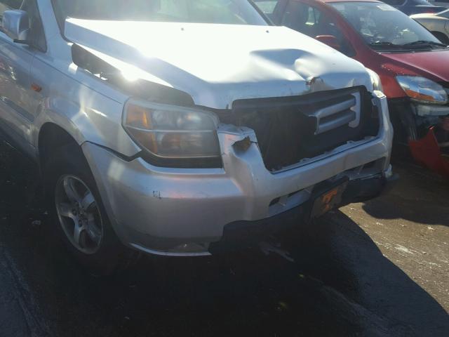 5FNYF28456B024647 - 2006 HONDA PILOT EX SILVER photo 9