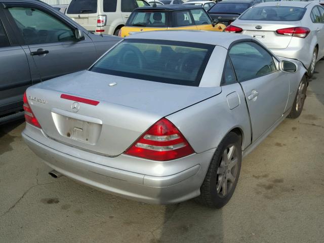 WDBKK49F91F197197 - 2001 MERCEDES-BENZ SLK 230 KO SILVER photo 4