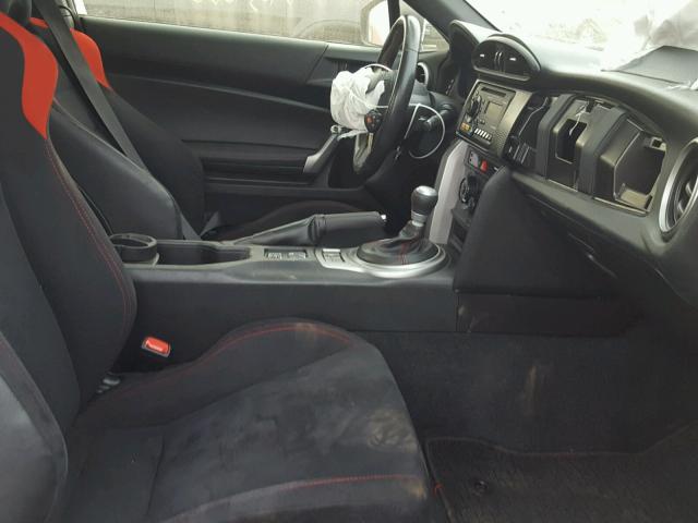 JF1ZNAA11D2702284 - 2013 TOYOTA SCION FR-S თეთრი ფოტო 5