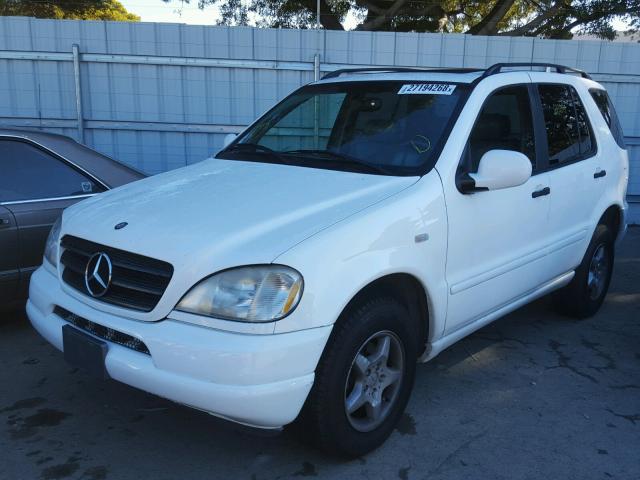 4JGAB54E5WA008479 - 1998 MERCEDES-BENZ ML 320 WHITE photo 2