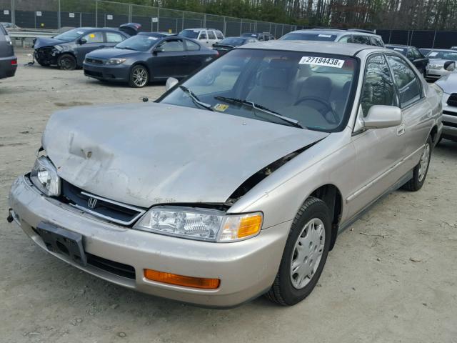 1HGCD5683TA137820 - 1996 HONDA ACCORD DX TAN photo 2