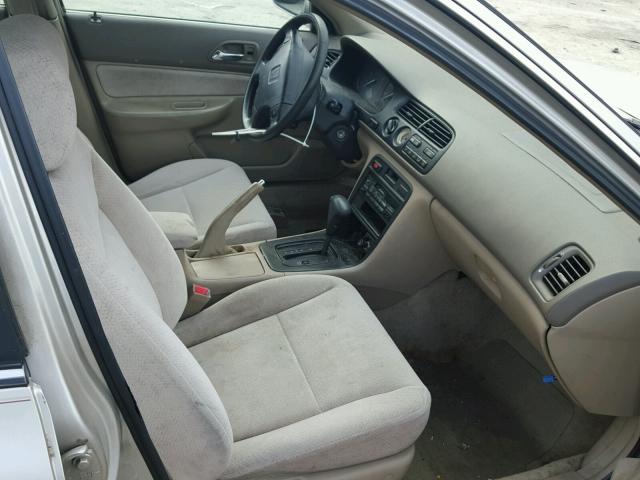 1HGCD5683TA137820 - 1996 HONDA ACCORD DX TAN photo 5