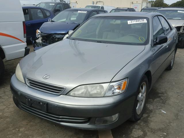 JT8BF28G7Y5083881 - 2000 LEXUS ES 300 GRAY photo 2