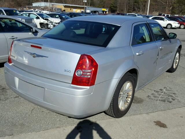 2C3KA43D59H516928 - 2009 CHRYSLER 300 LX SILVER photo 4