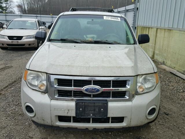 1FMCU02Z98KA73036 - 2008 FORD ESCAPE XLS WHITE photo 9