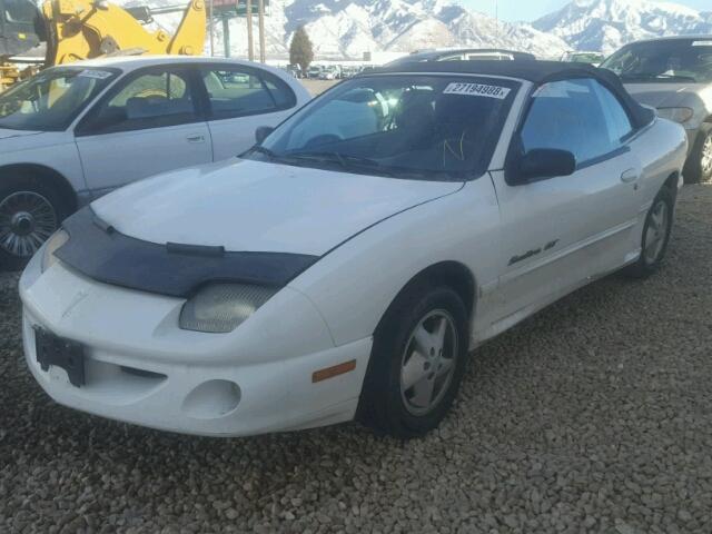 4G2JB32T4XB202624 - 1999 PONTIAC SUNFIRE GT WHITE photo 2