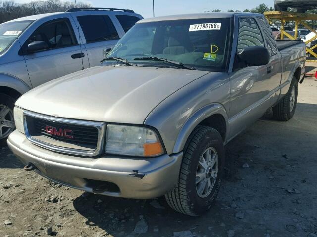 1GTDT19WX28255250 - 2002 GMC SONOMA BEIGE photo 2