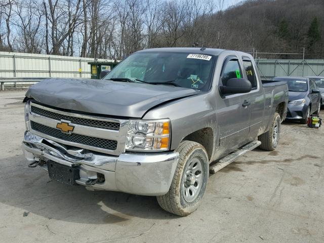 1GCRKSEA9DZ230569 - 2013 CHEVROLET SILVERADO GRAY photo 2