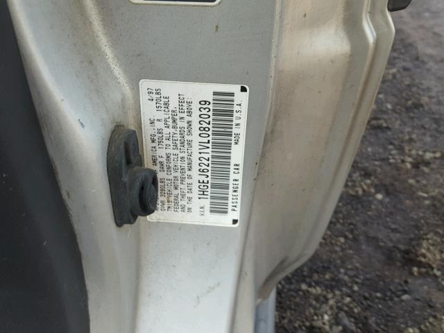 1HGEJ6221VL082039 - 1997 HONDA CIVIC DX SILVER photo 10