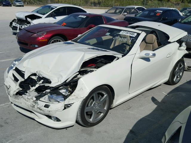 WDBWK54F87F150797 - 2007 MERCEDES-BENZ SLK 280 WHITE photo 2