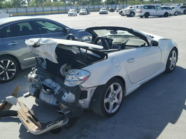 WDBWK54F87F150797 - 2007 MERCEDES-BENZ SLK 280 WHITE photo 4