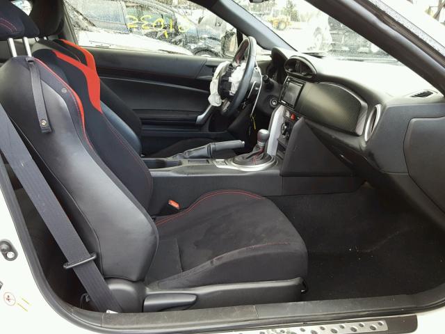 JF1ZNAA16D2725270 - 2013 TOYOTA SCION FR-S თეთრი ფოტო 5