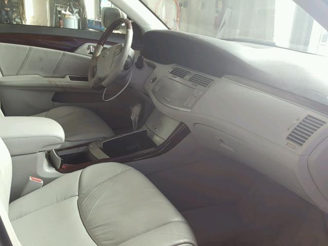 4T1BK36B08U308640 - 2008 TOYOTA AVALON XL WHITE photo 5