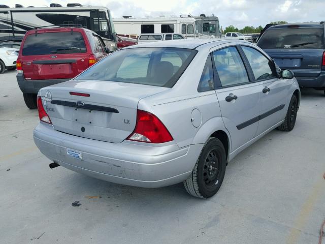 1FAFP33PXYW229736 - 2000 FORD FOCUS LX SILVER photo 4