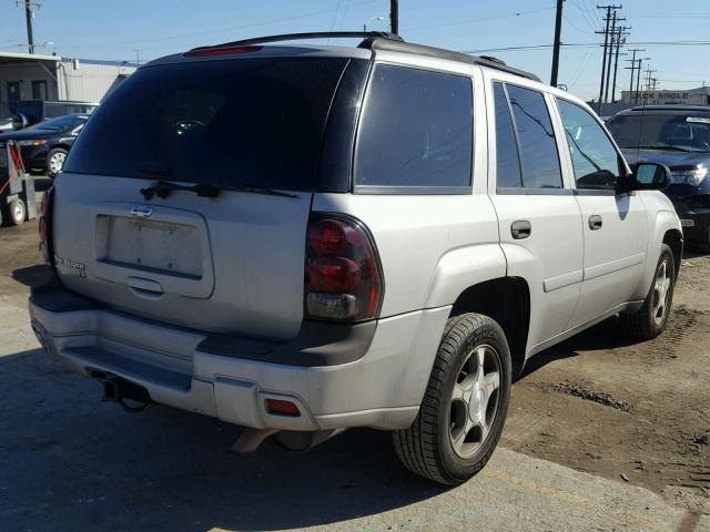 1GNDT13S062317390 - 2006 CHEVROLET TRAILBLAZE SILVER photo 4