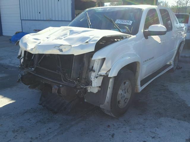 3GNEC12J98G238503 - 2008 CHEVROLET AVALANCHE WHITE photo 2