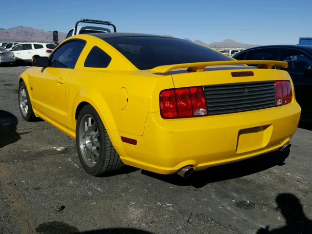 1ZVHT82H765184373 - 2006 FORD MUSTANG GT YELLOW photo 3