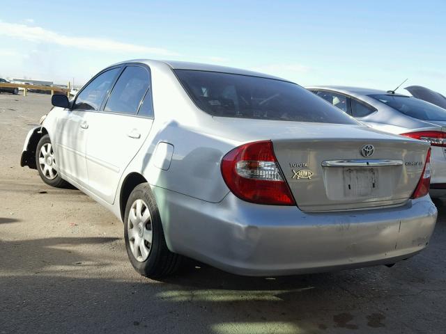 4T1BE32K82U086773 - 2002 TOYOTA CAMRY LE SILVER photo 3